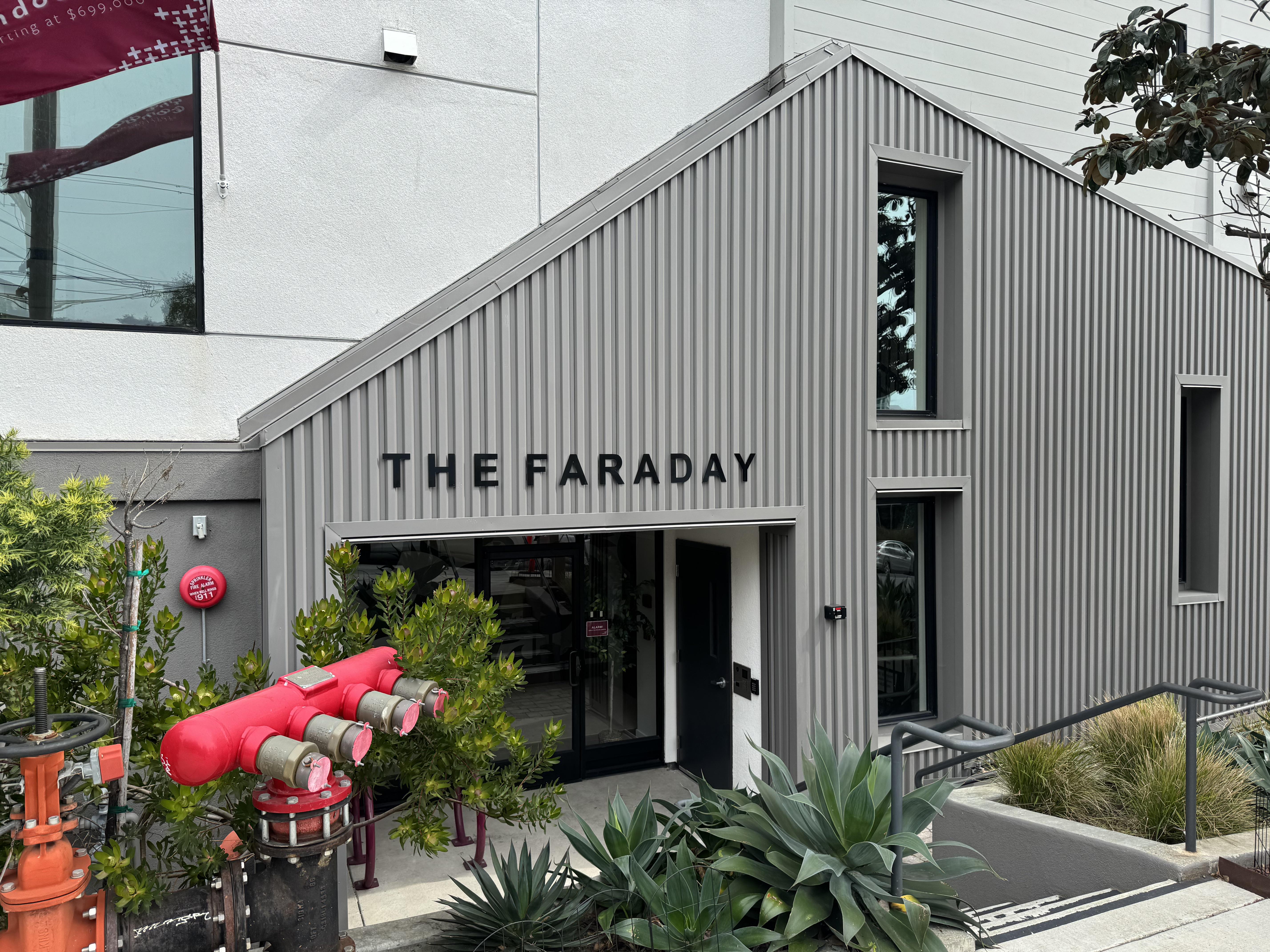 It’S A Nice Condo But The Cell Reception Sucks For Some Reason.