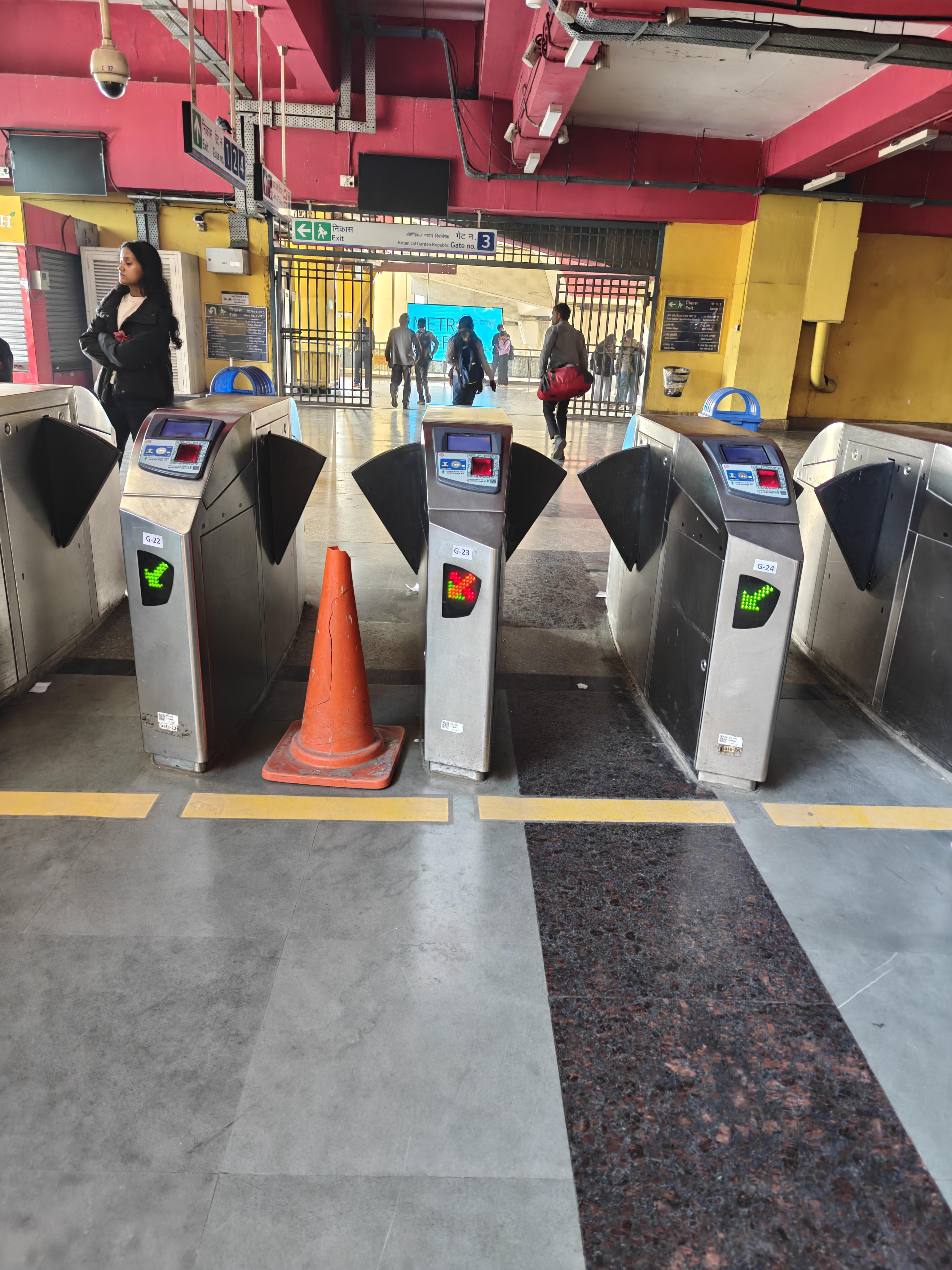 Quantum Superposition Of Metro Gates